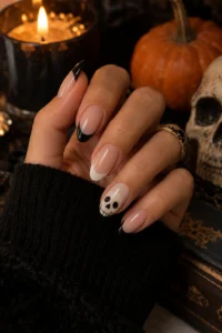 16. Skull Accent French Tips