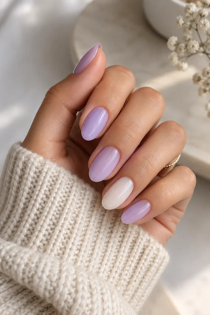 30. Neutral Accent Nail
